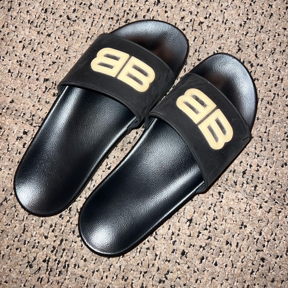 Men Balmain slippers Size 11